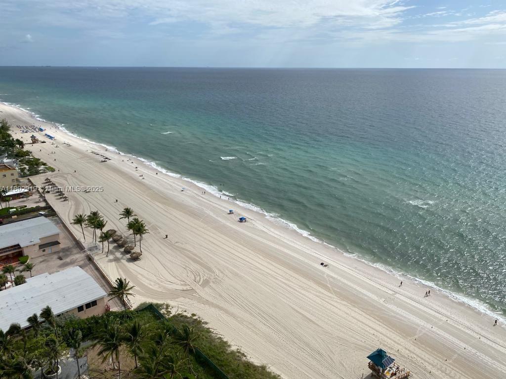 TRUMP ROYALE CONDO - Residential Lease