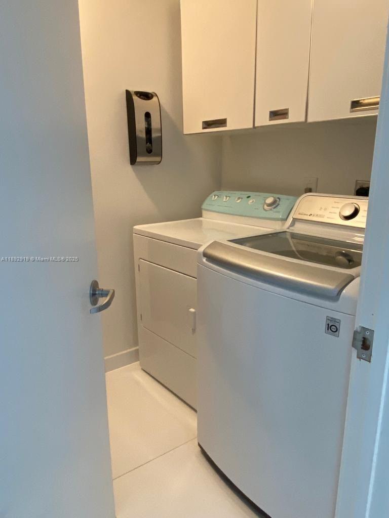 TRUMP ROYALE CONDO - Residential Lease