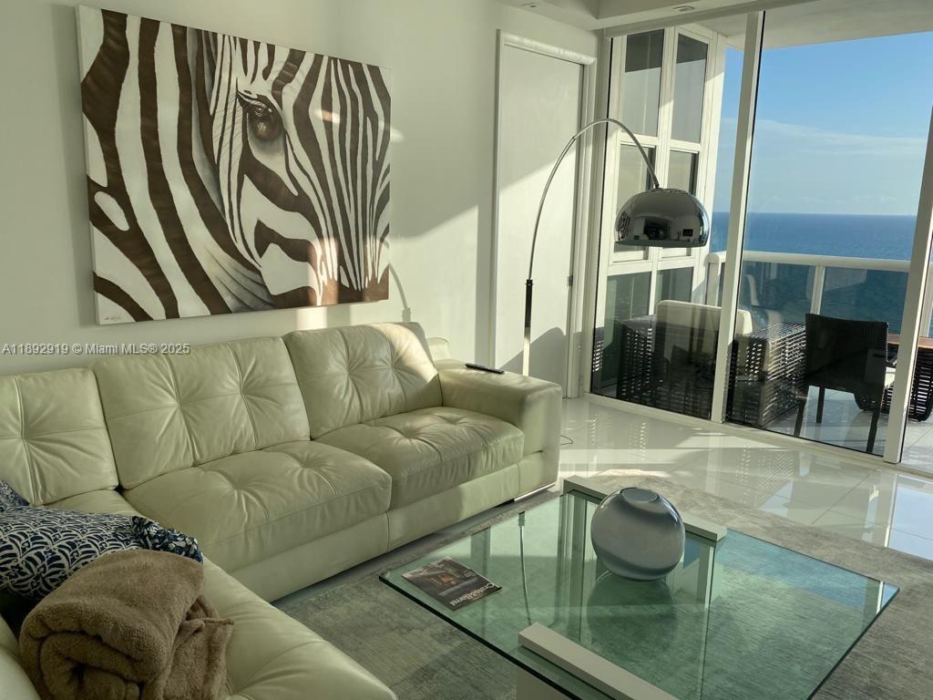 TRUMP ROYALE CONDO - Residential Lease