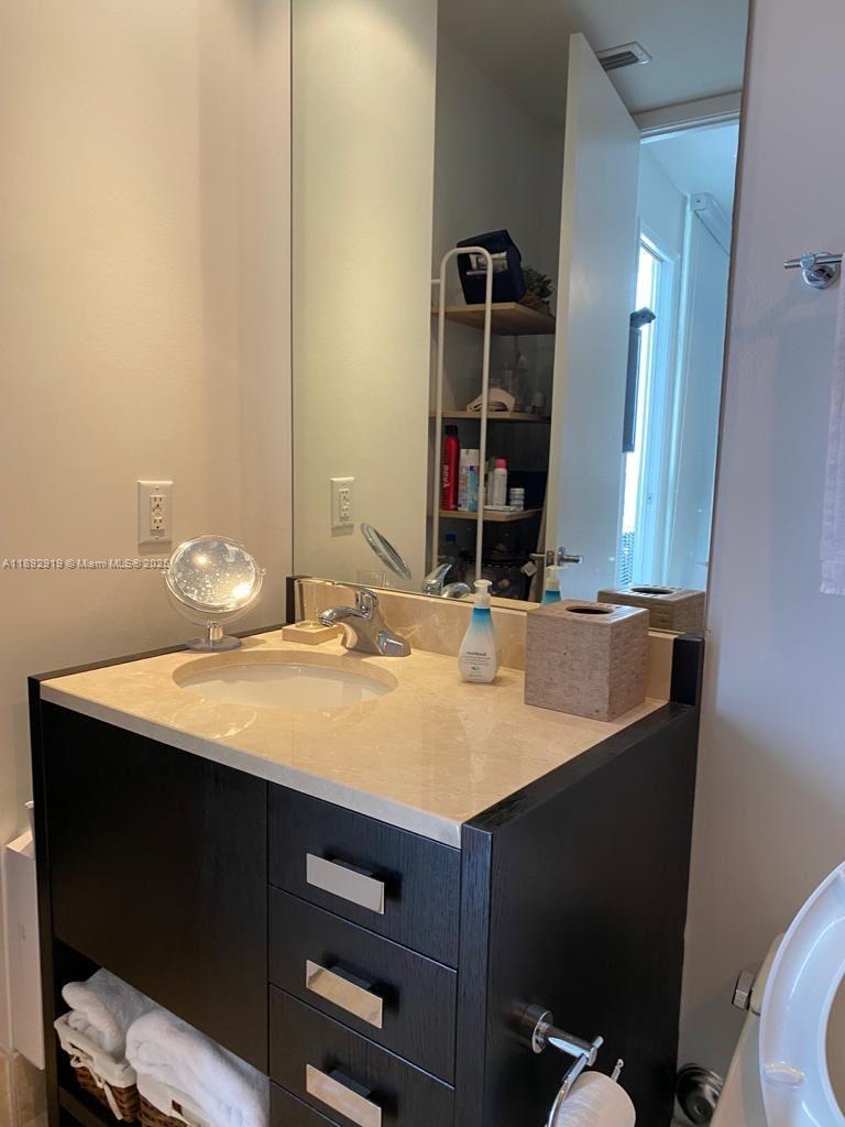 TRUMP ROYALE CONDO - Residential Lease