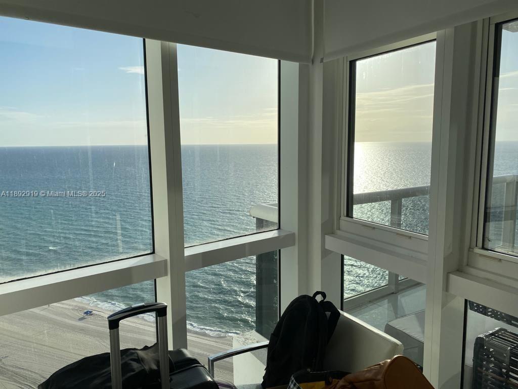 TRUMP ROYALE CONDO - Residential Lease