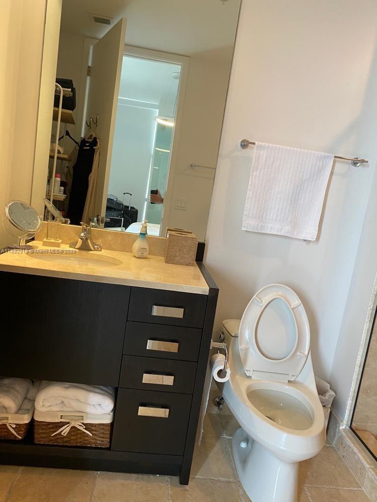 TRUMP ROYALE CONDO - Residential Lease