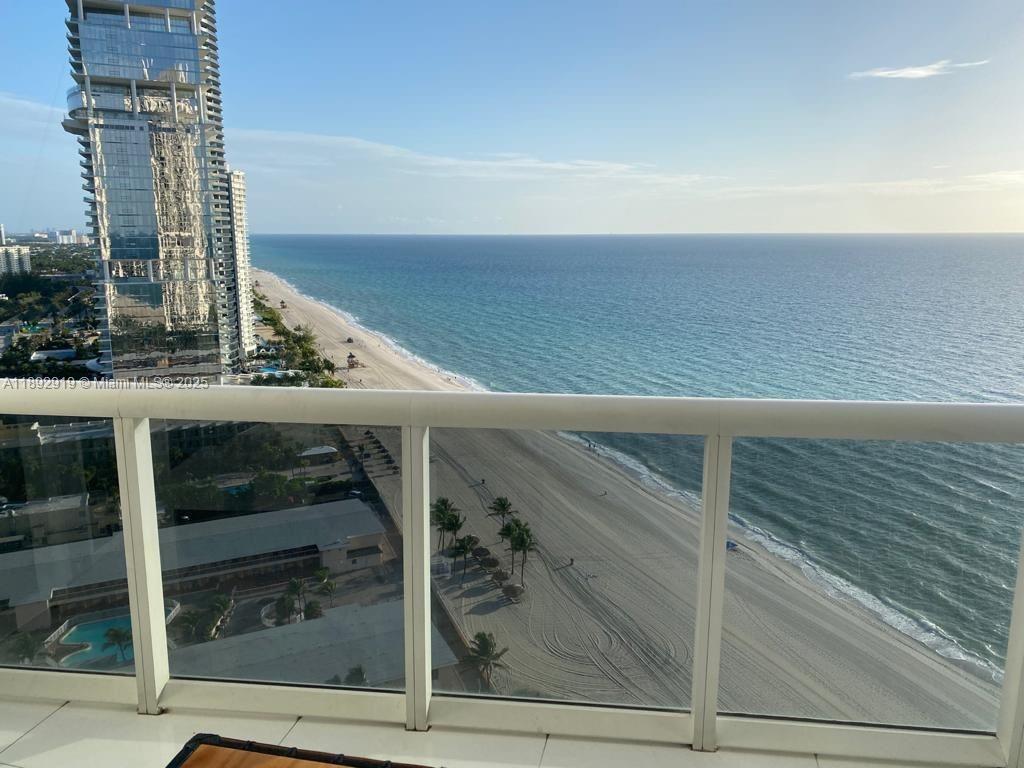TRUMP ROYALE CONDO - Residential Lease