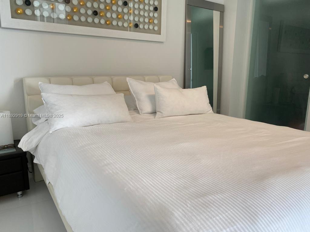 TRUMP ROYALE CONDO - Residential Lease
