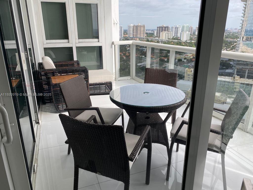 TRUMP ROYALE CONDO - Residential Lease