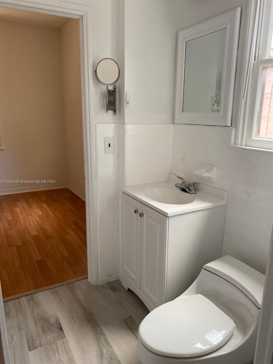 LAWRENCE EST LAND COS SUB - Residential Lease