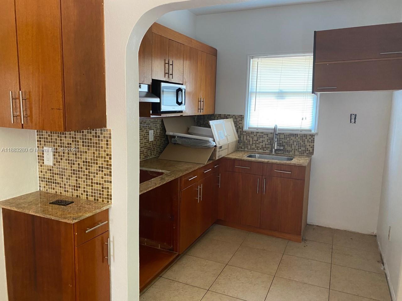 LAWRENCE EST LAND COS SUB - Residential Lease