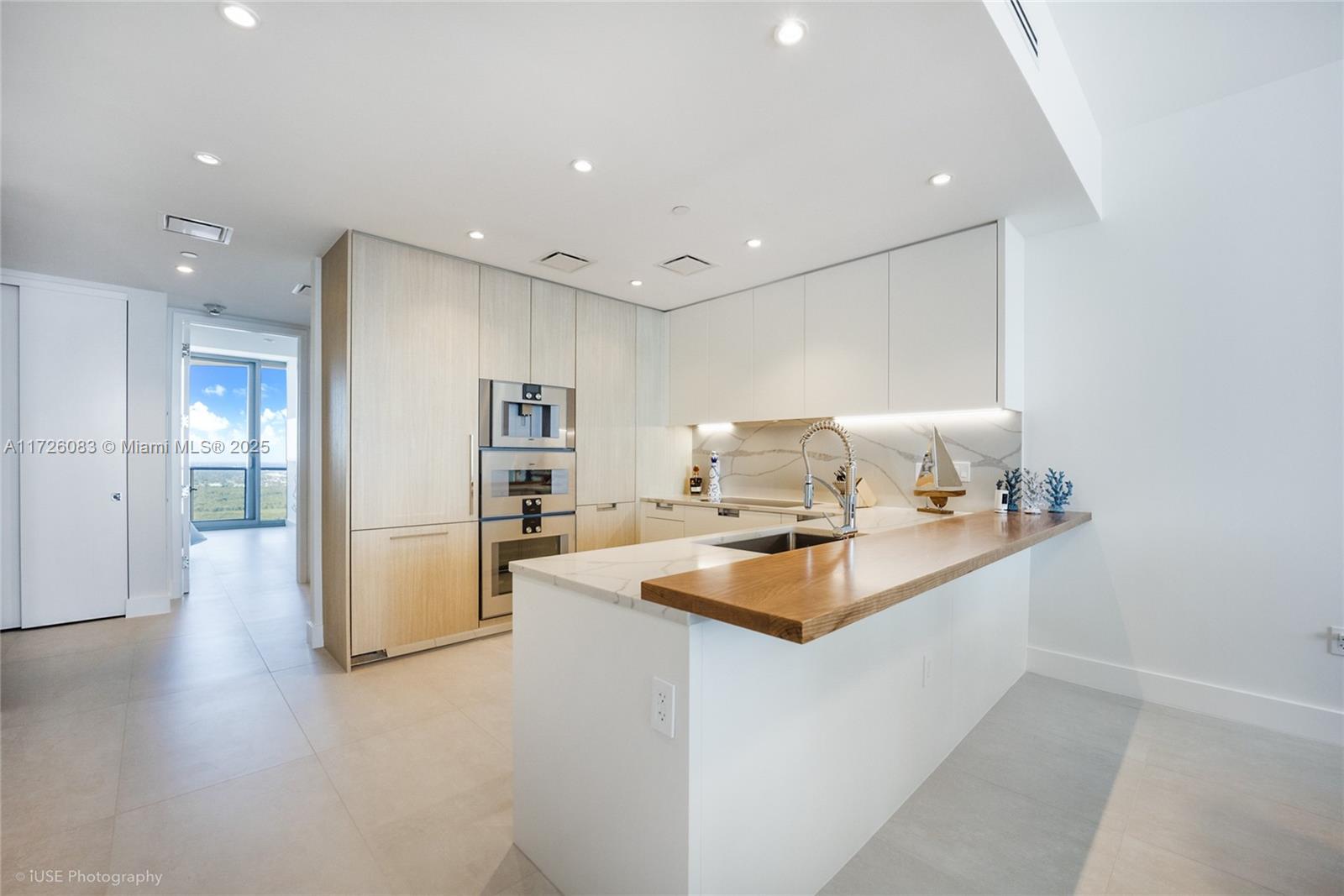 15701 Collins Ave 4503