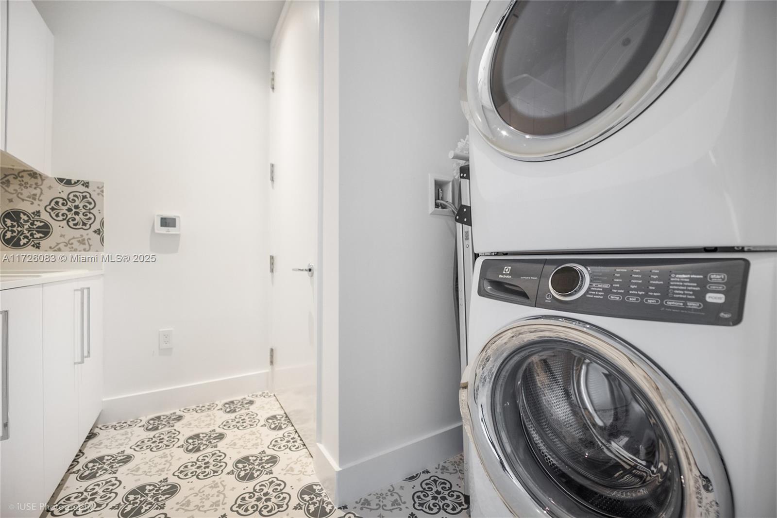 15701 COLLINS CONDO - Residential Lease