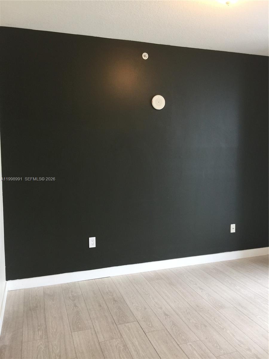 THE AXIS ON BRICKELL COND - Residential