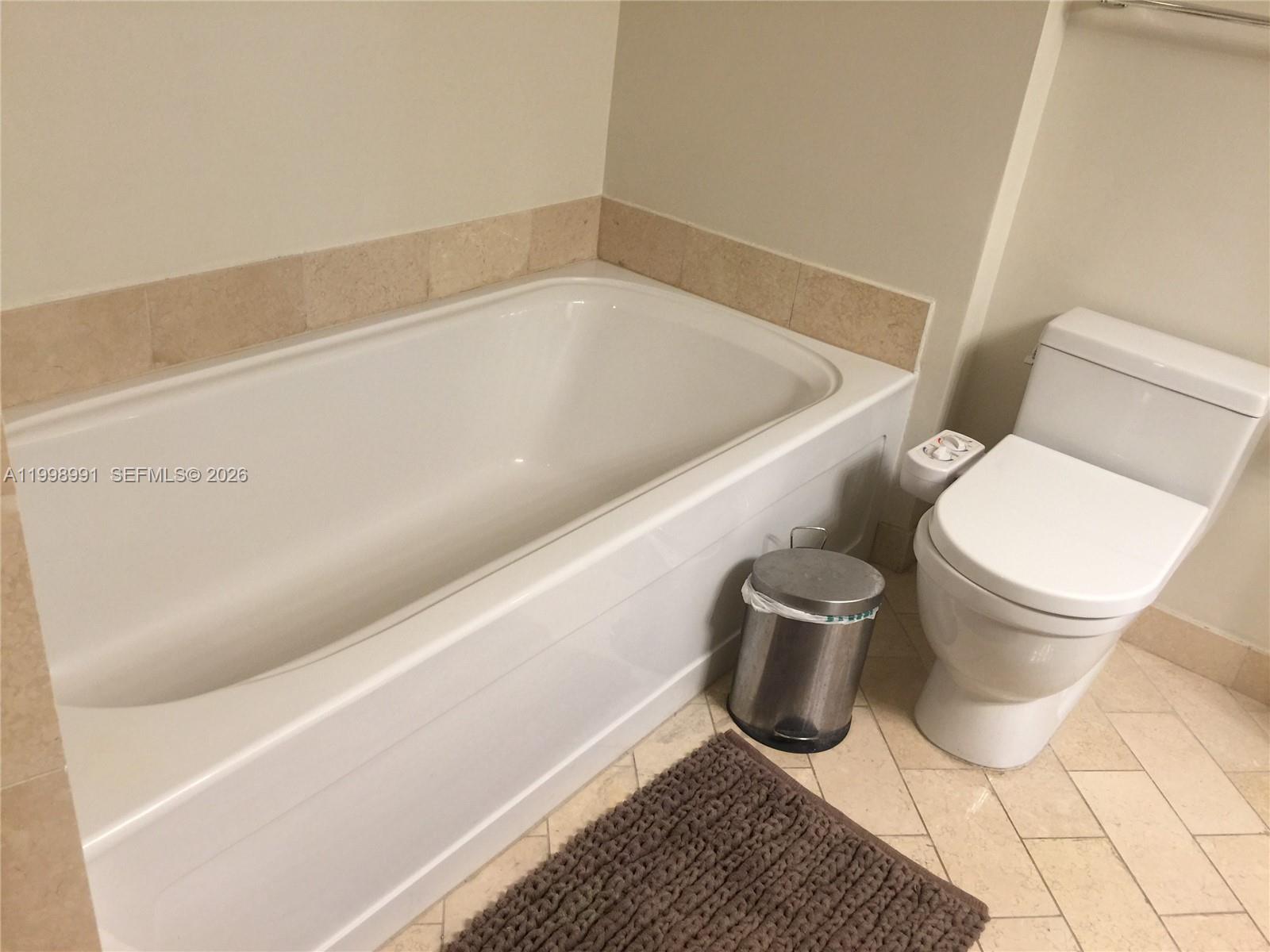 THE AXIS ON BRICKELL COND - Residential