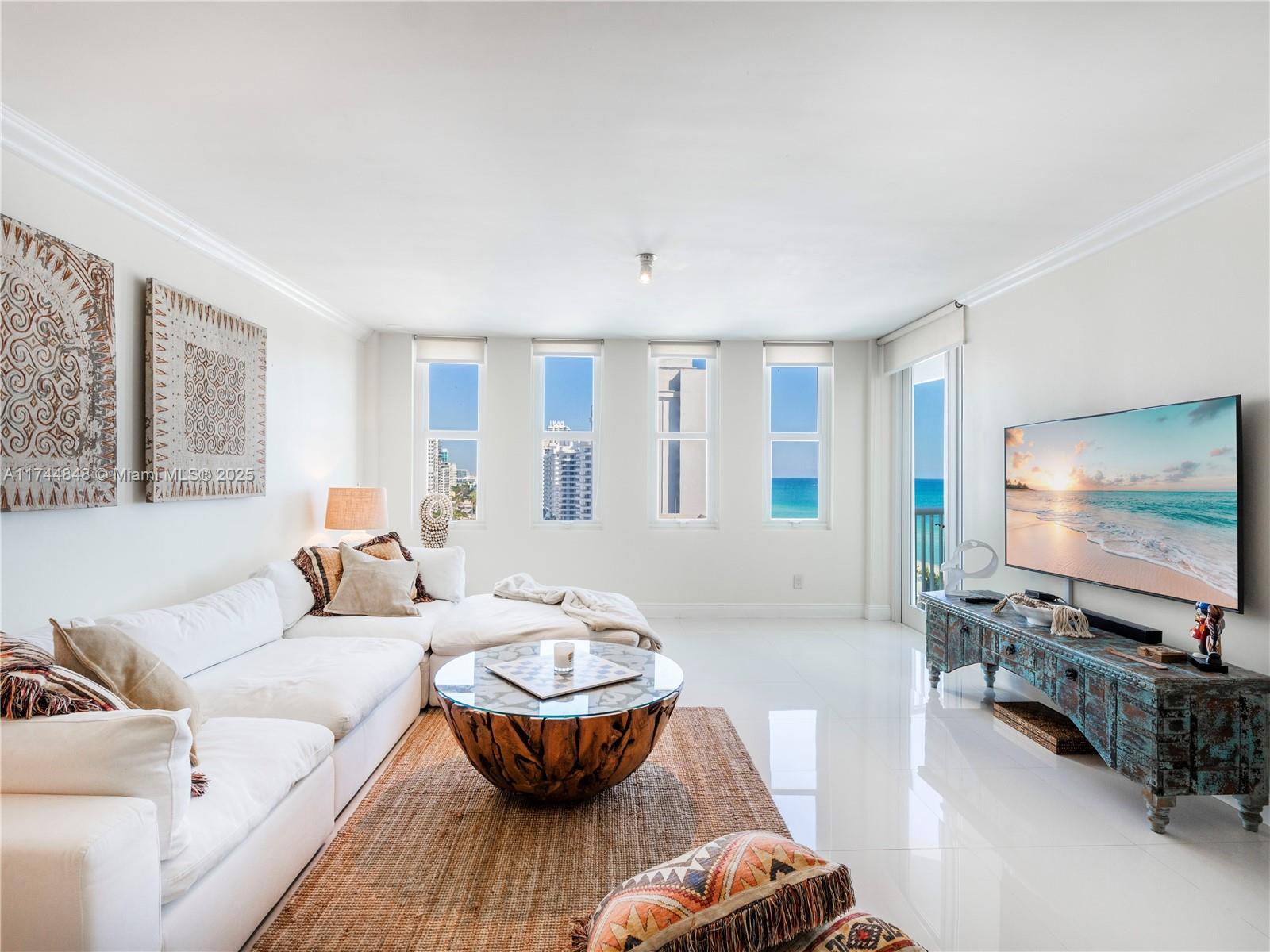 Rental Property at 5401 Collins Ave 1013, Miami Beach, Miami-Dade County, Florida - Bedrooms: 1 
Bathrooms: 2  - $3,300 MO.