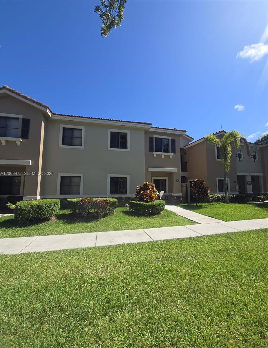 THE COURTS AT BAYSHORE I - Residential