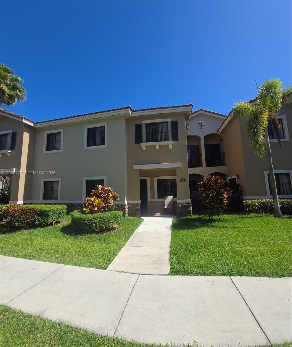 THE COURTS AT BAYSHORE I - Residential