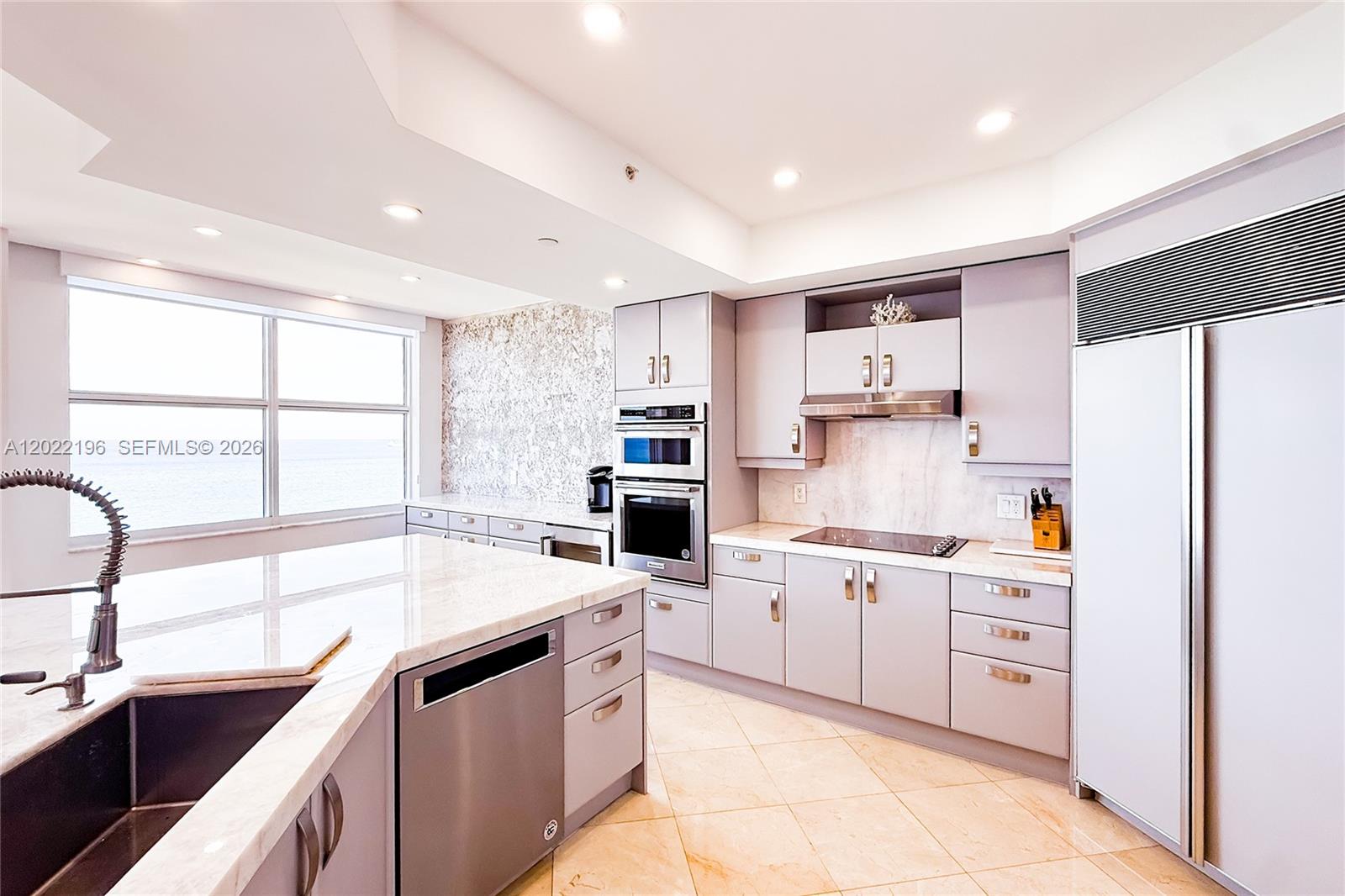 PALMS TOWER ONE CONDO - Residential Lease