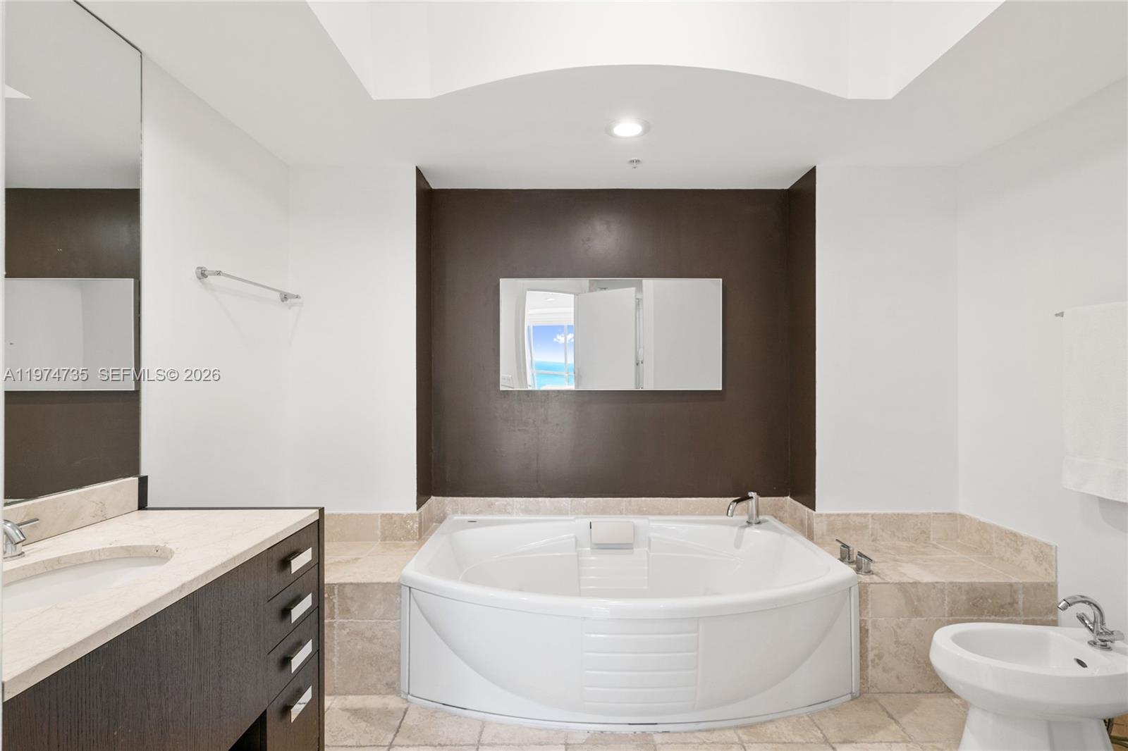 TRUMP ROYALE CONDO - Residential