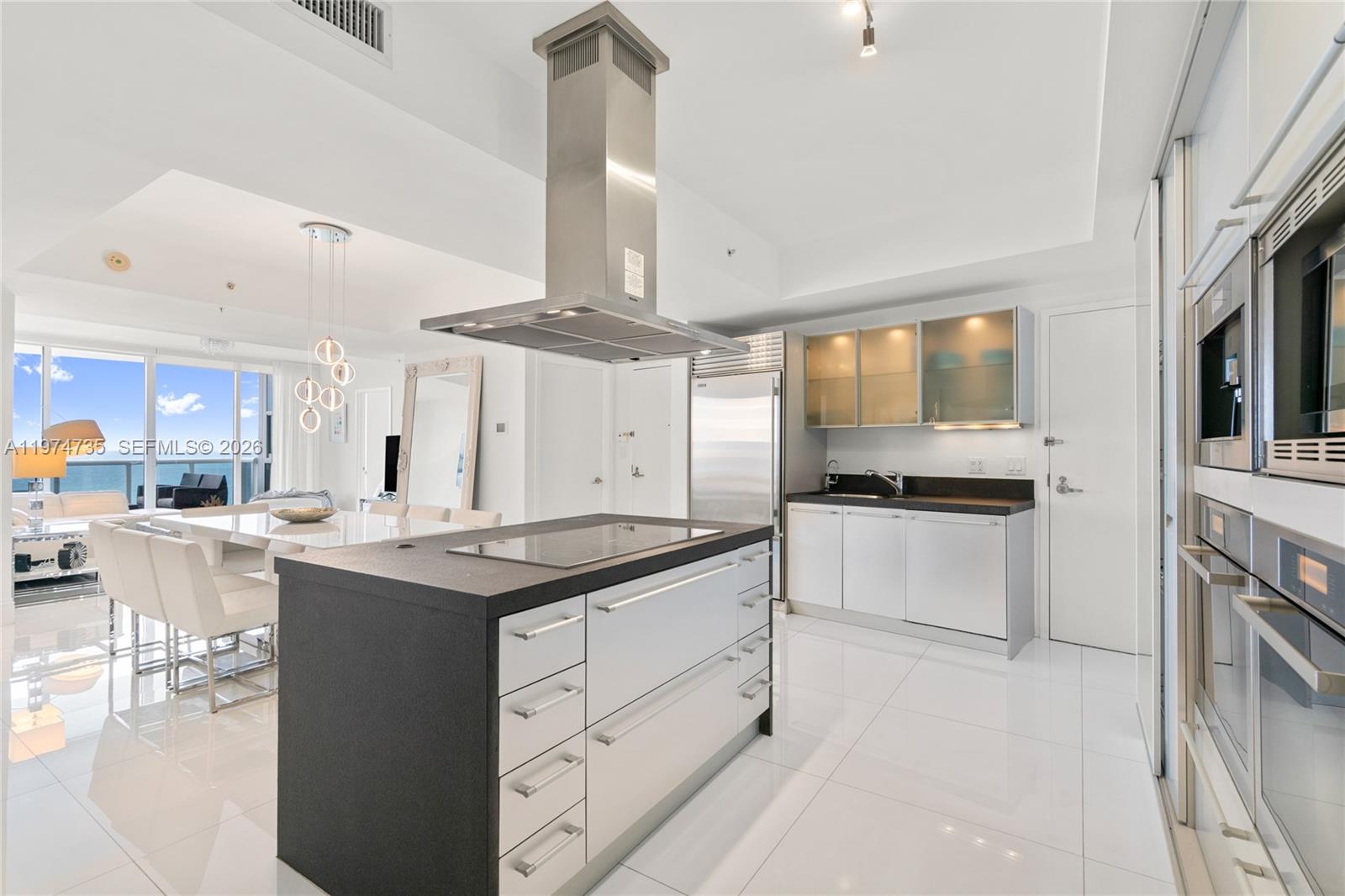 18201 Collins Ave 1804