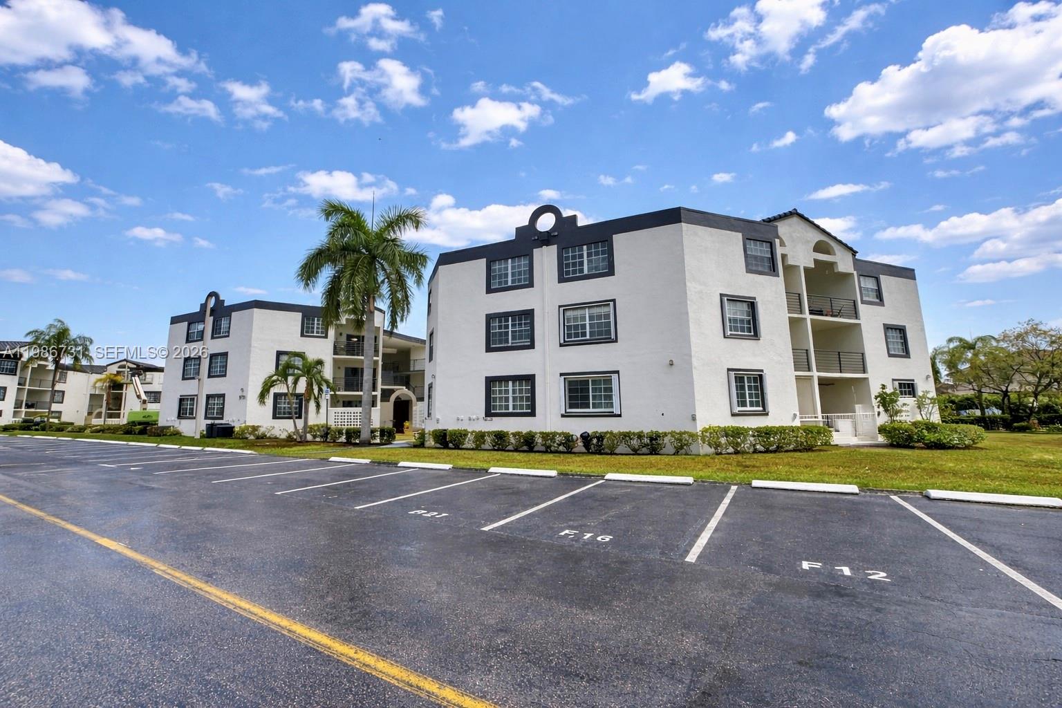 SOLEIL AT FONTAINEBLEAU C - Residential Lease