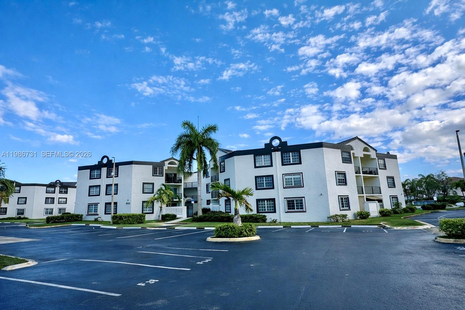 SOLEIL AT FONTAINEBLEAU C - Residential Lease