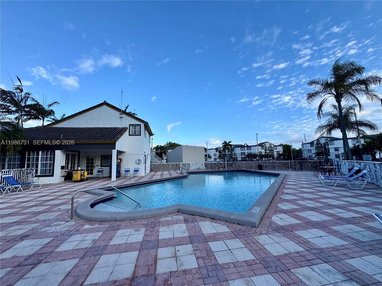 SOLEIL AT FONTAINEBLEAU C - Residential Lease