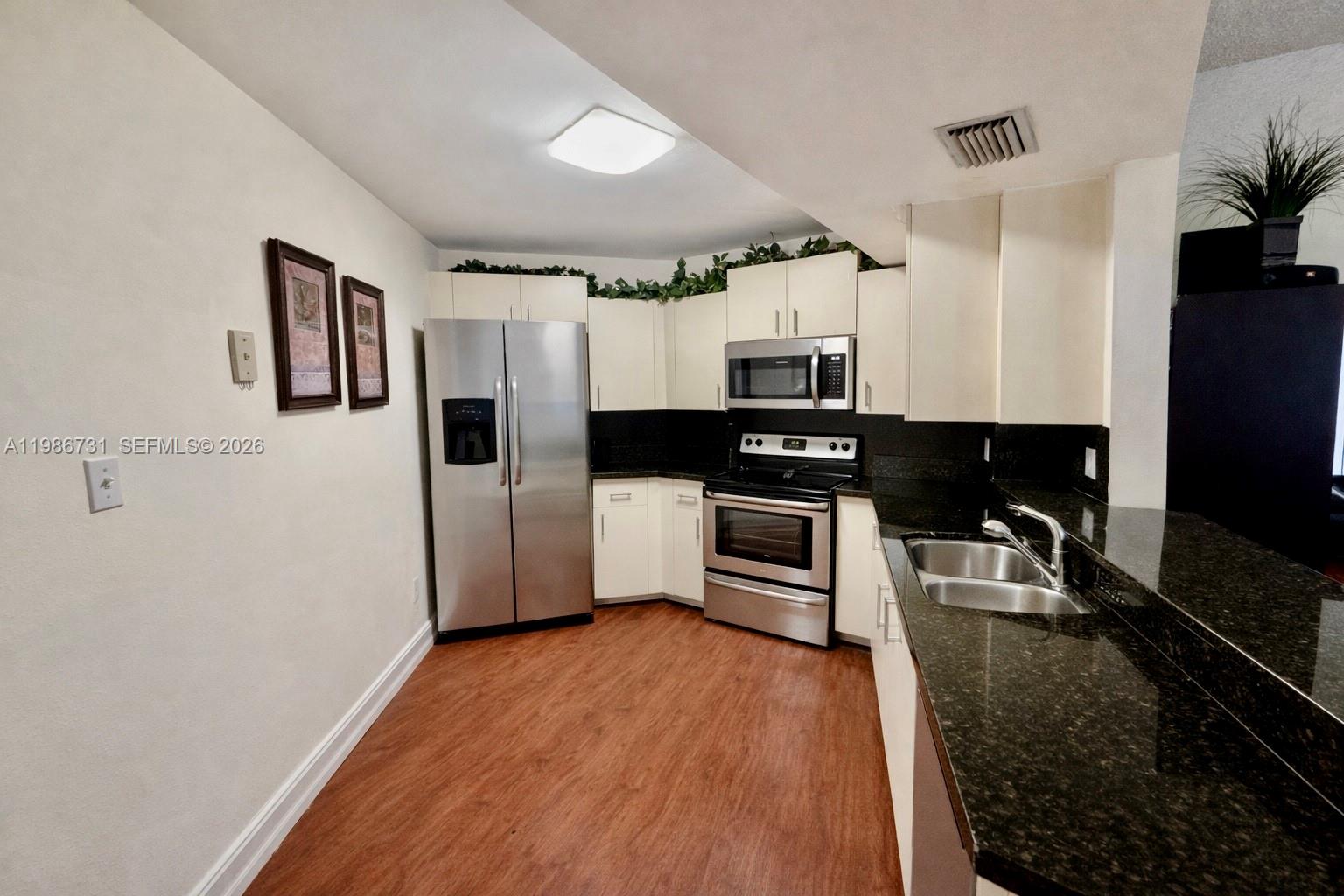 SOLEIL AT FONTAINEBLEAU C - Residential Lease