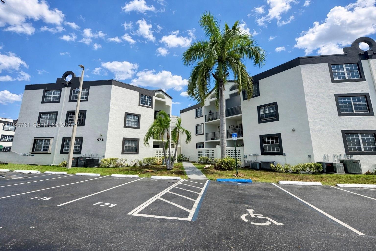 SOLEIL AT FONTAINEBLEAU C - Residential Lease