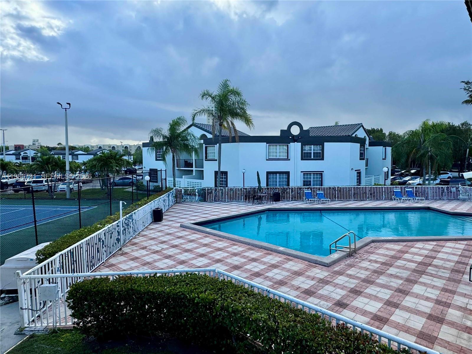 SOLEIL AT FONTAINEBLEAU C - Residential Lease