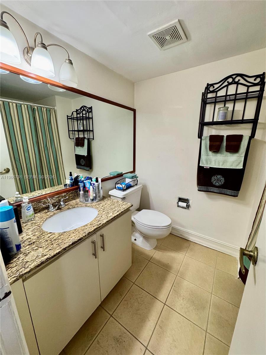 SOLEIL AT FONTAINEBLEAU C - Residential Lease