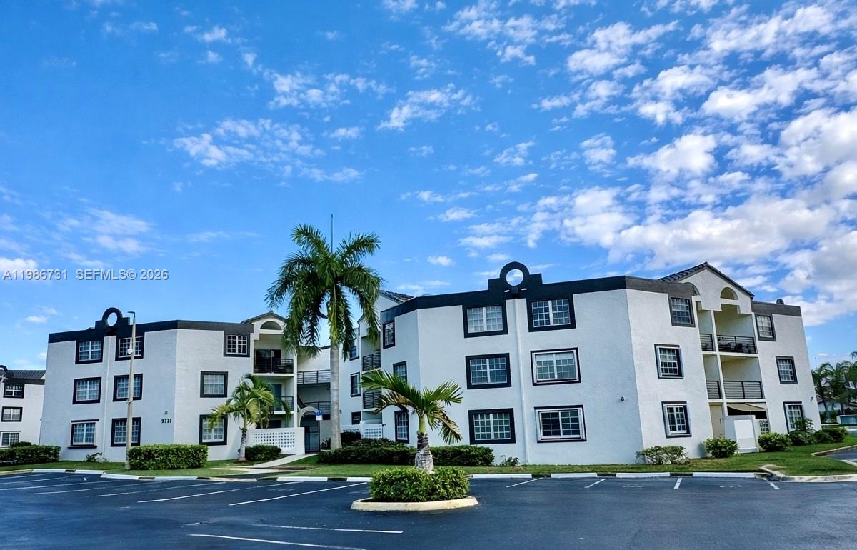 SOLEIL AT FONTAINEBLEAU C - Residential Lease