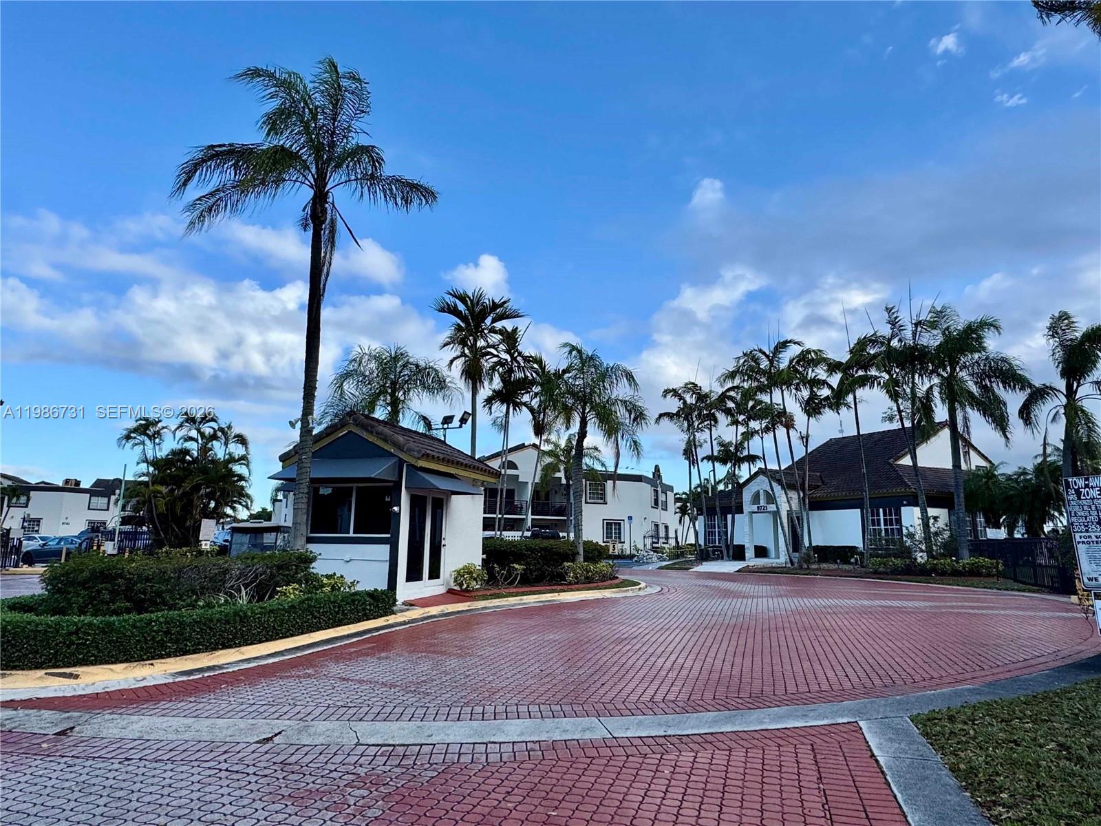 SOLEIL AT FONTAINEBLEAU C - Residential Lease