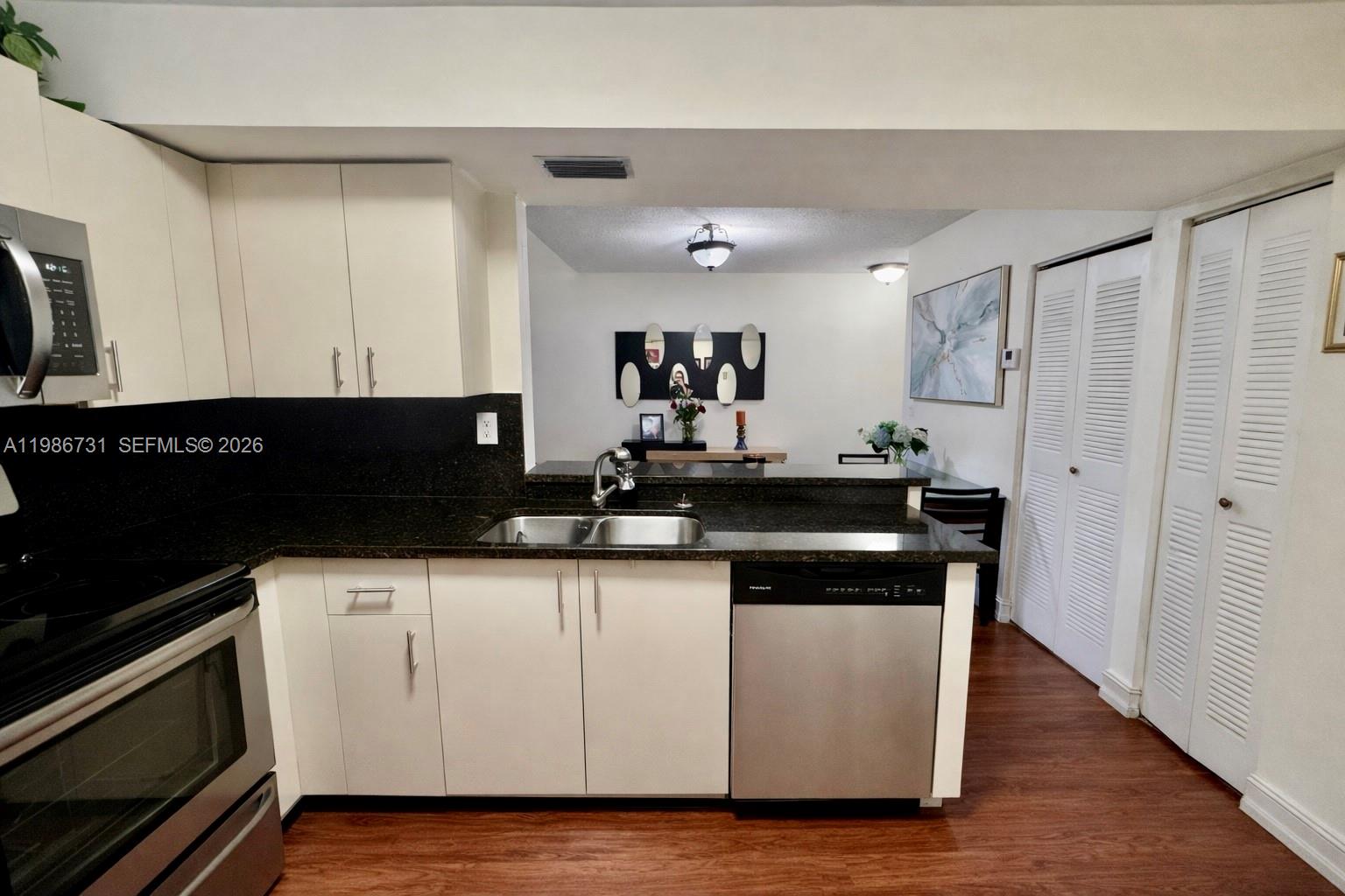 SOLEIL AT FONTAINEBLEAU C - Residential Lease