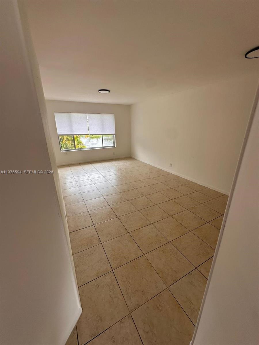 LAKEWOOD VILLAGE - Residential Lease