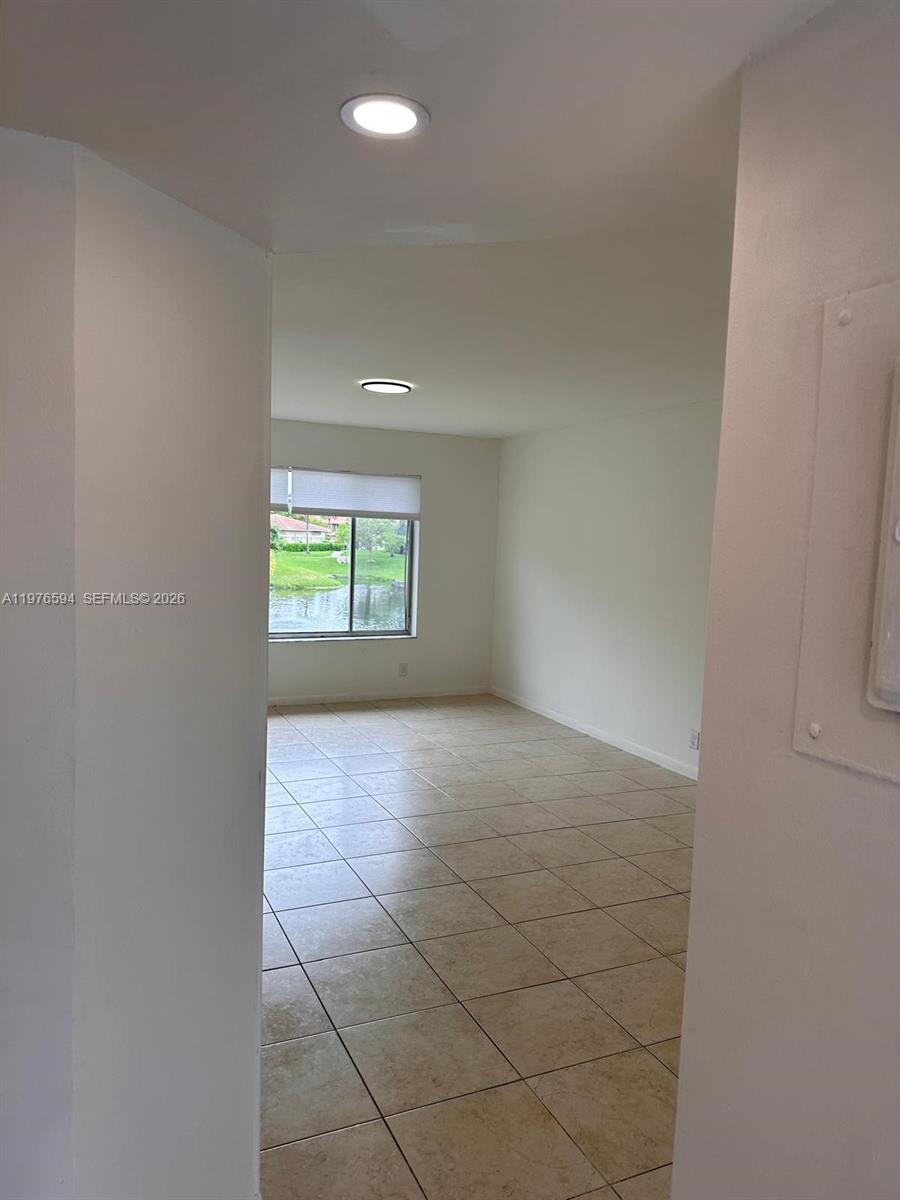 LAKEWOOD VILLAGE - Residential Lease