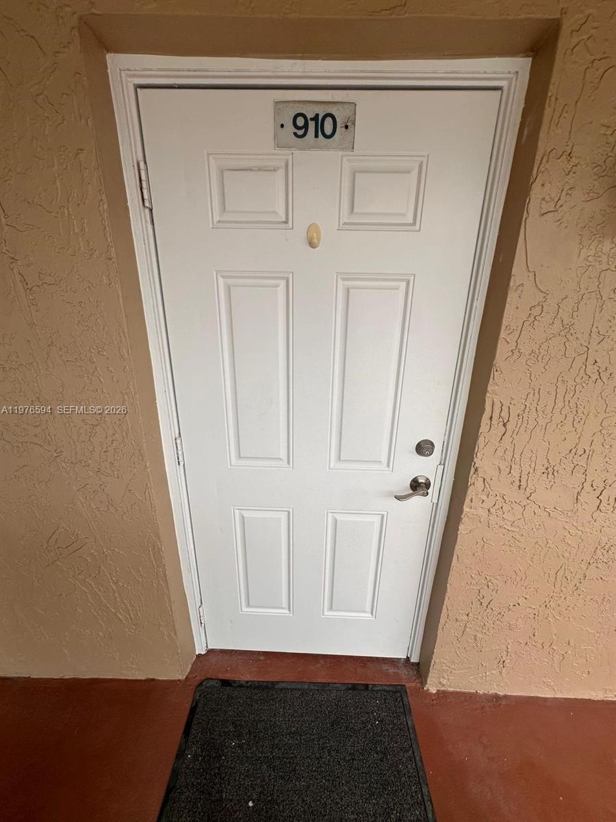 LAKEWOOD VILLAGE - Residential Lease