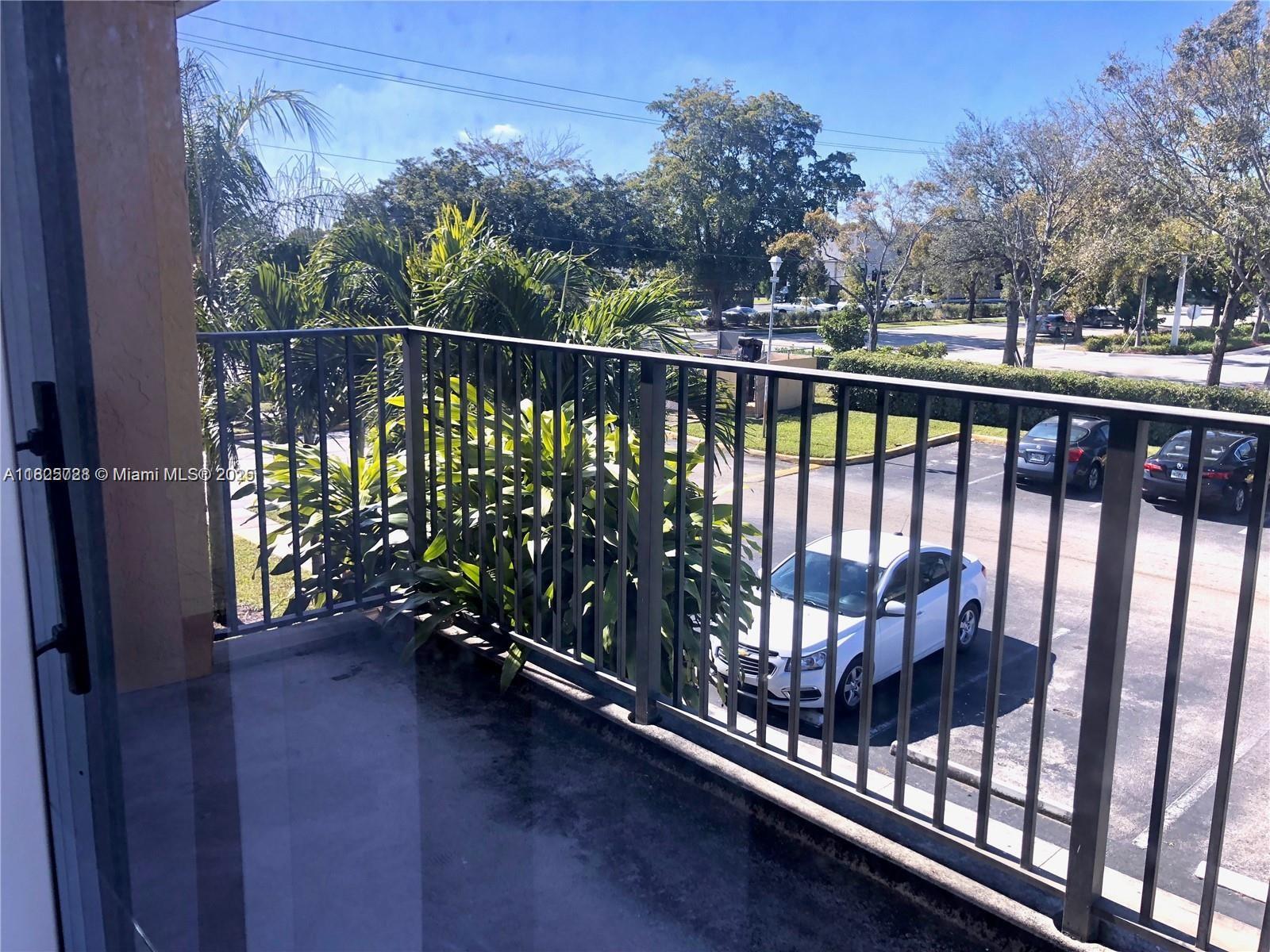 HAMPTON COURT CONDO - Residential