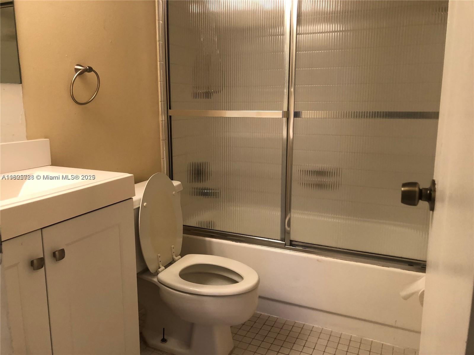 HAMPTON COURT CONDO - Residential