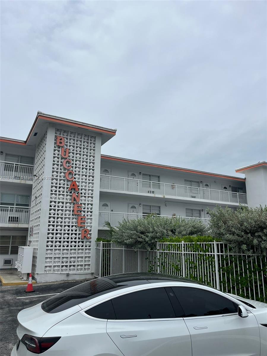 DEERFIELD BUCCANEER CONDO - Residential