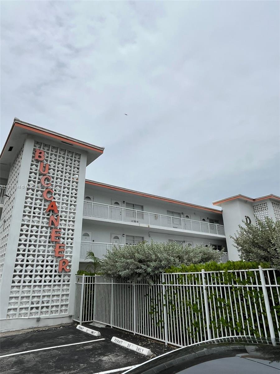 DEERFIELD BUCCANEER CONDO - Residential