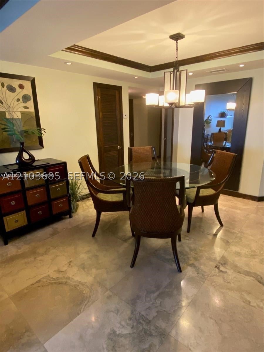 View photos, virtual tours, details... 2924 Collins Ave 201