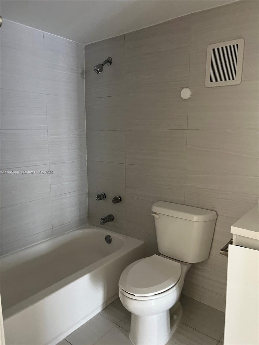 BAYONNE - Residential Lease