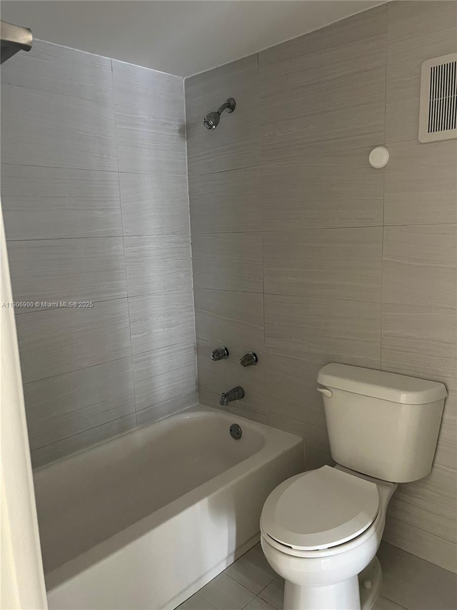 BAYONNE - Residential Lease