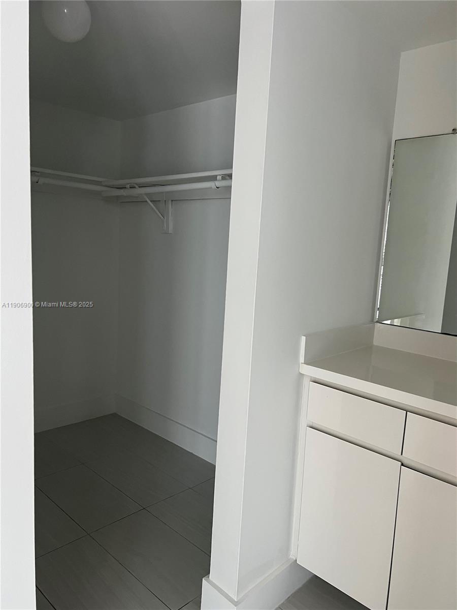 BAYONNE - Residential Lease