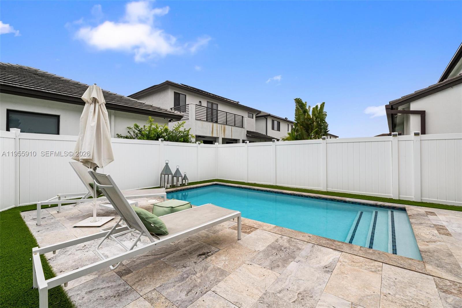 CANARIAS EAST - Residential