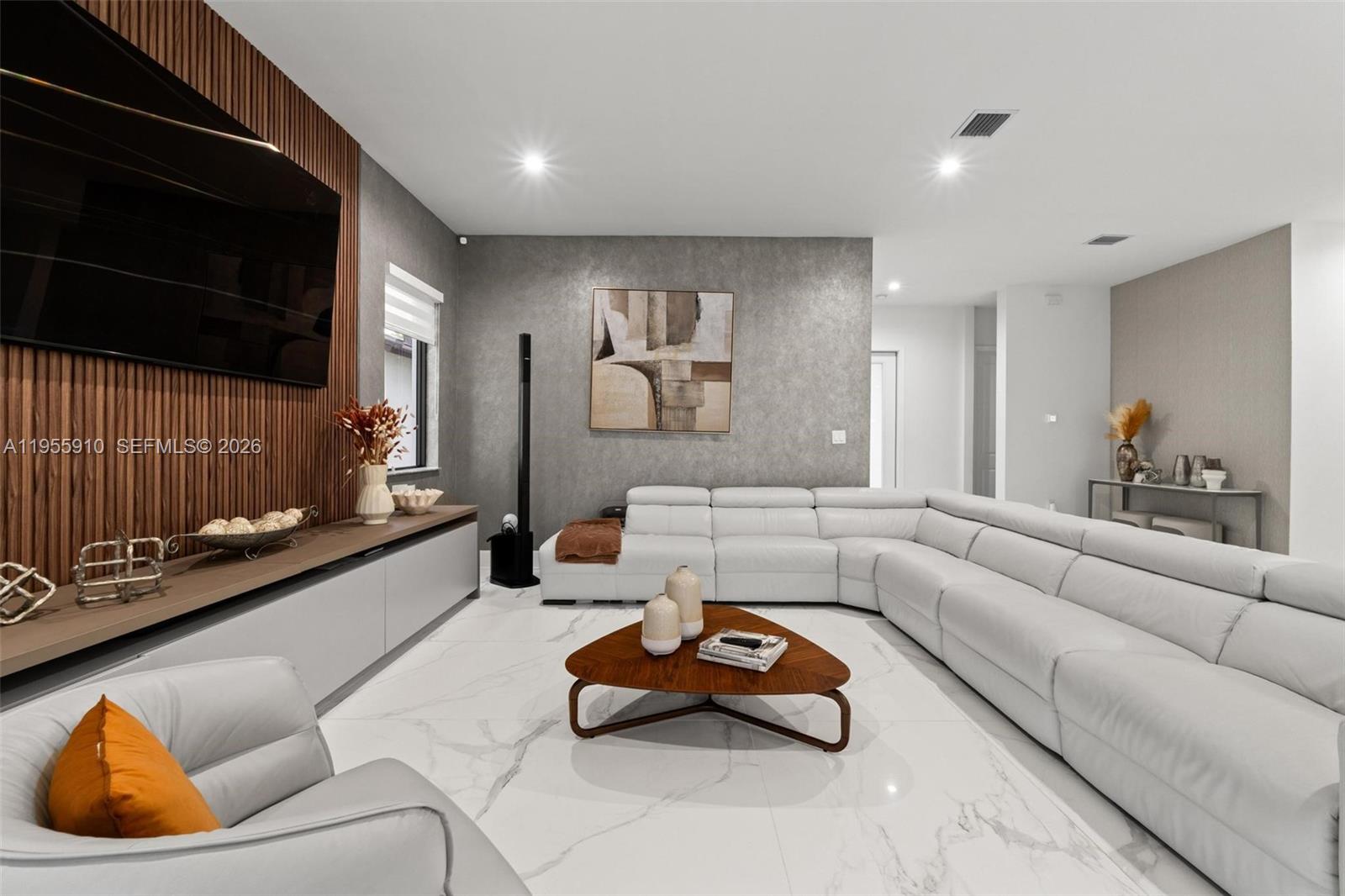 CANARIAS EAST - Residential