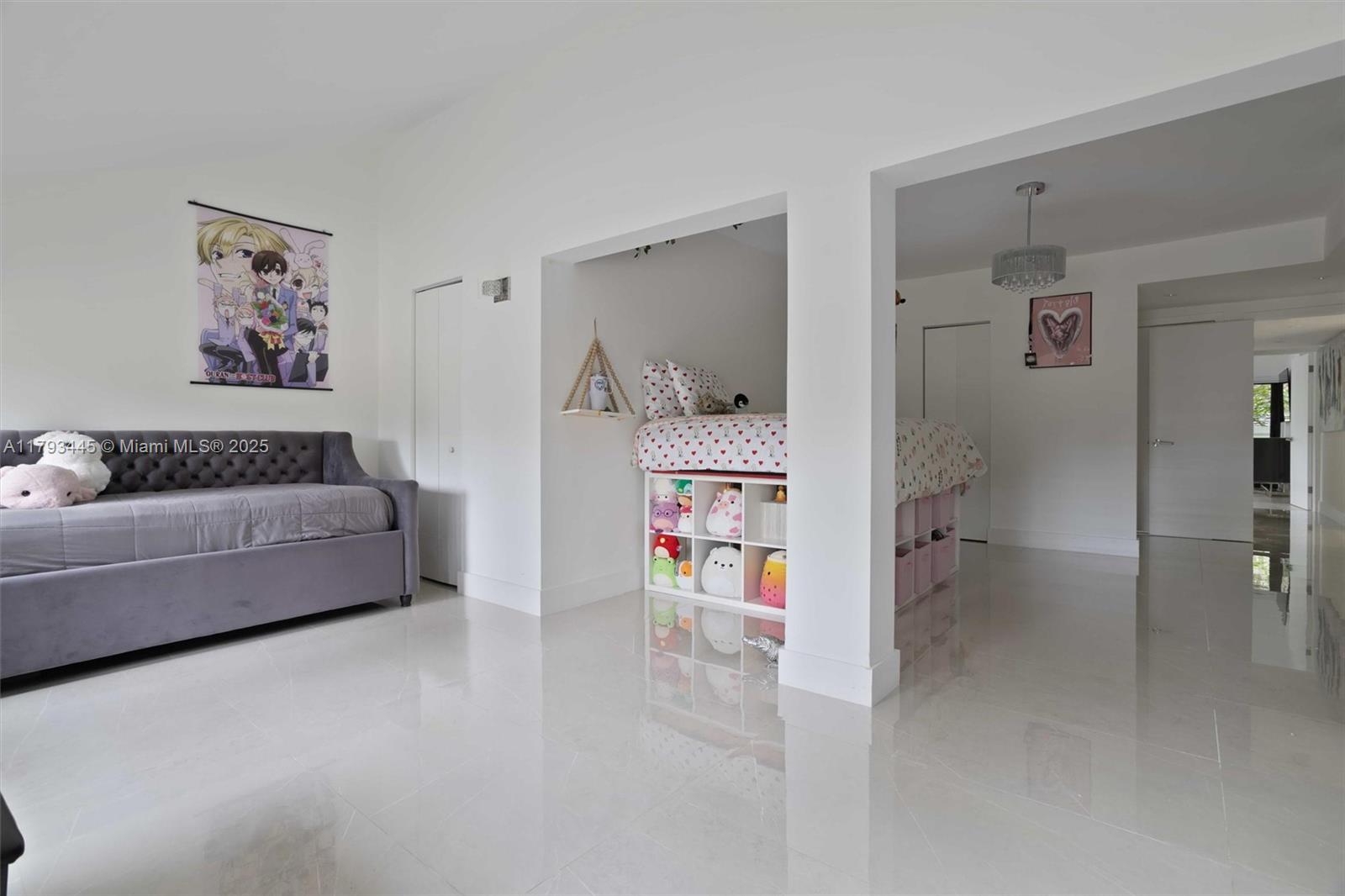 CORAL GABLES RIVIERA SEC - Residential