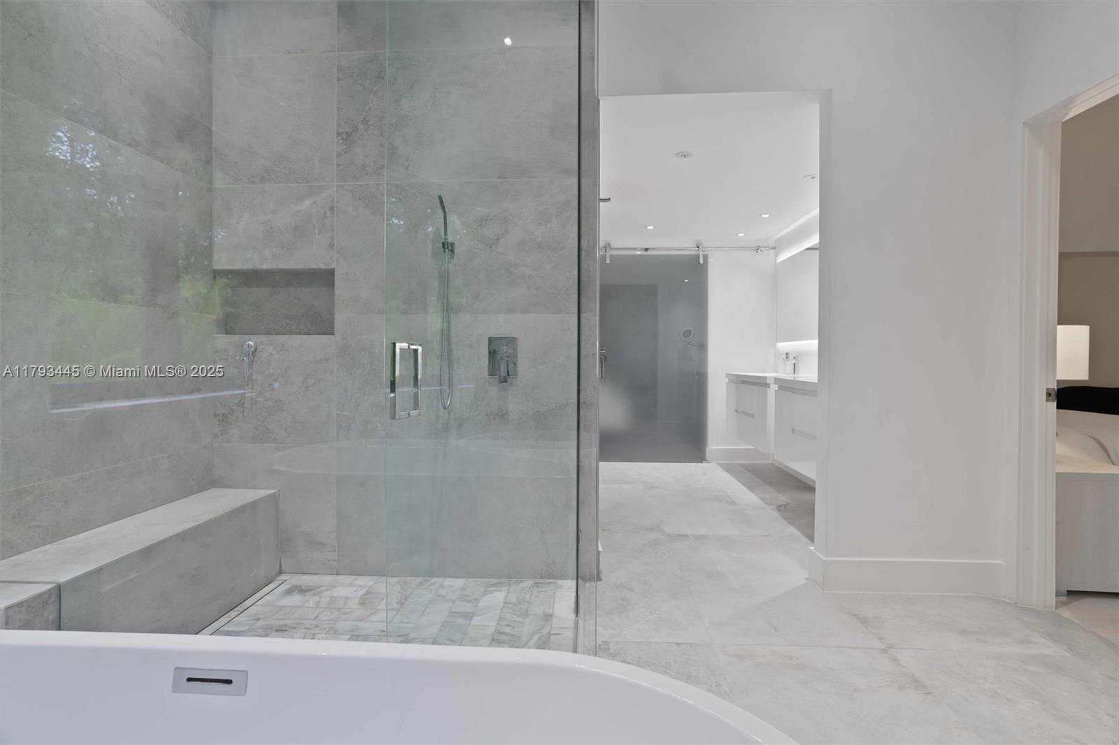 CORAL GABLES RIVIERA SEC - Residential