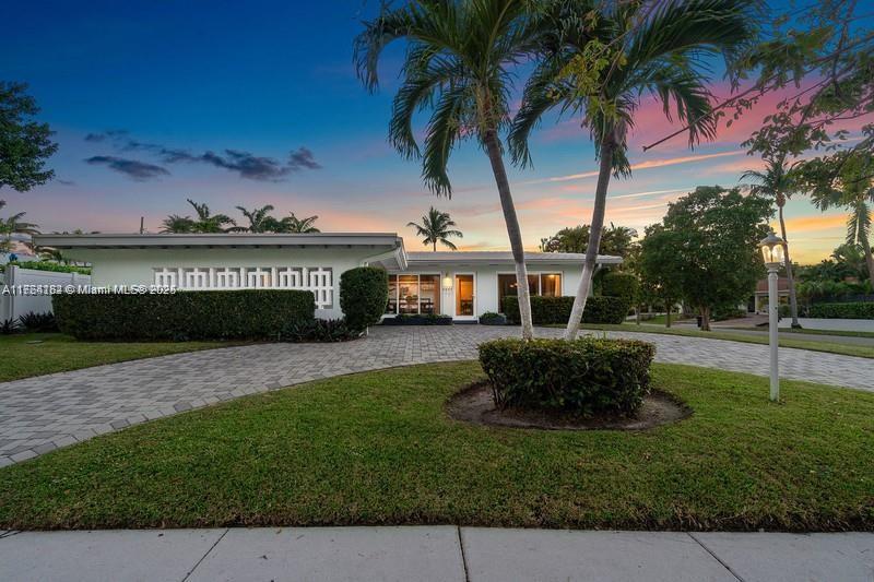 Rental Property at 2200 Se 19 St, Fort Lauderdale, Broward County, Florida - Bedrooms: 3 
Bathrooms: 2  - $5,850 MO.