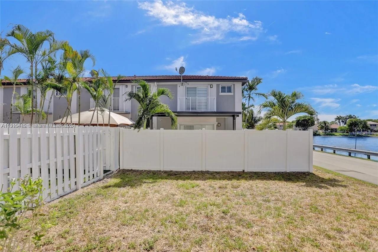 POD 14 AT MONARCH LAKES - Residential