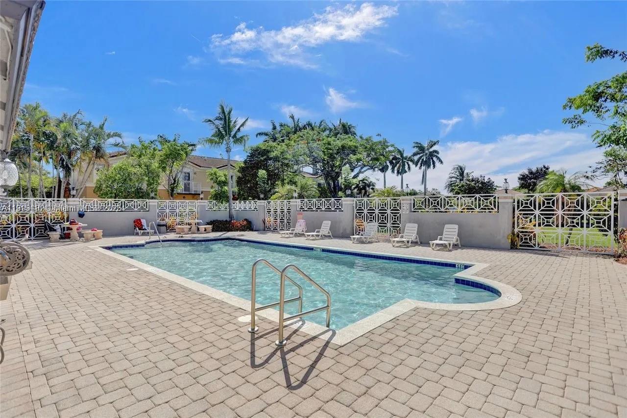 POD 14 AT MONARCH LAKES - Residential