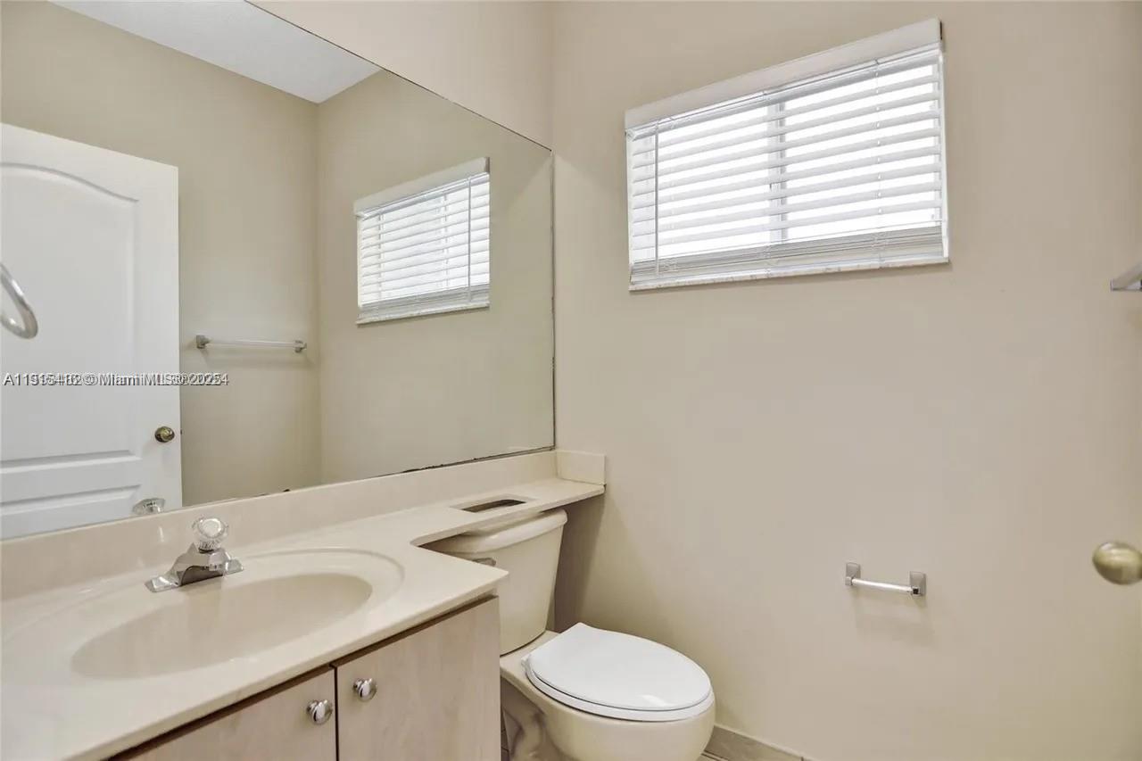 POD 14 AT MONARCH LAKES - Residential